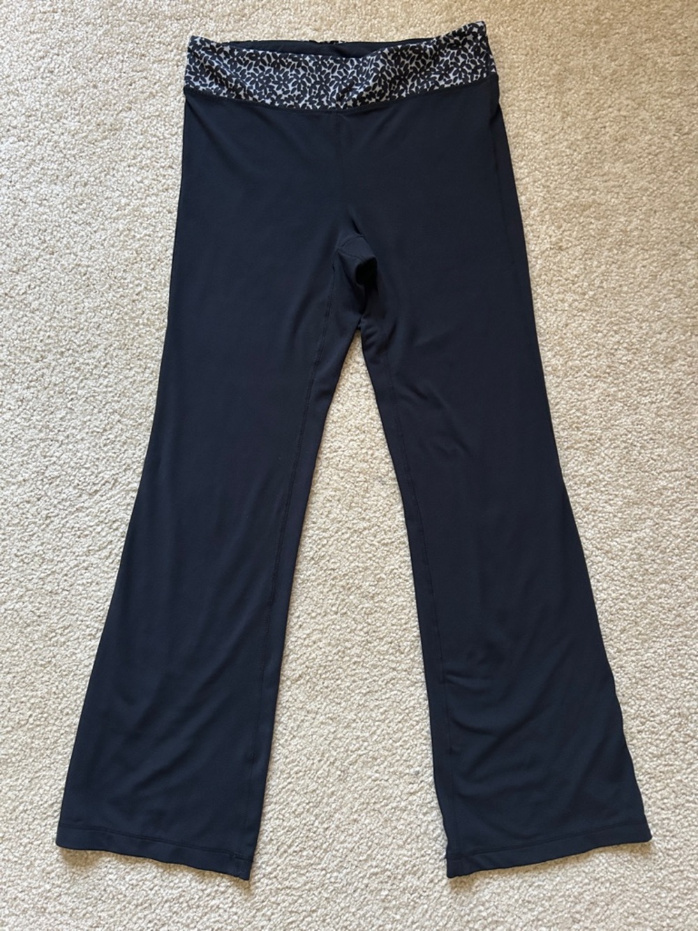 GAP Black Yoga Pants with Black & White Printed Waistband
